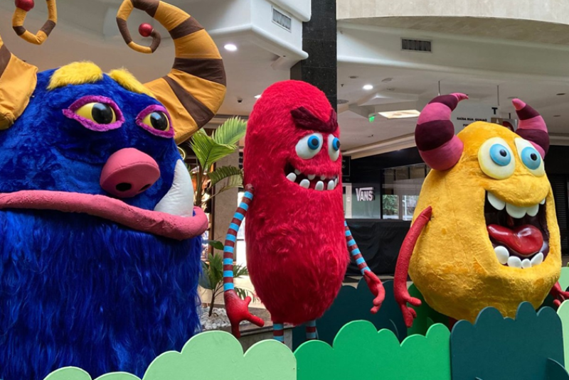 Parque dos Monstros chega ao Praiamar Shopping e promete diversão nas férias em Santos