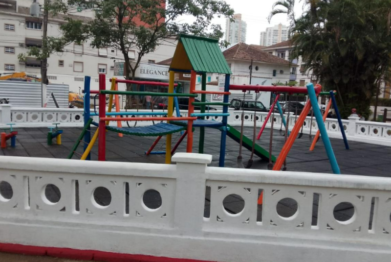 Brinquedos infantis de praças em Santos podem ser substituídos