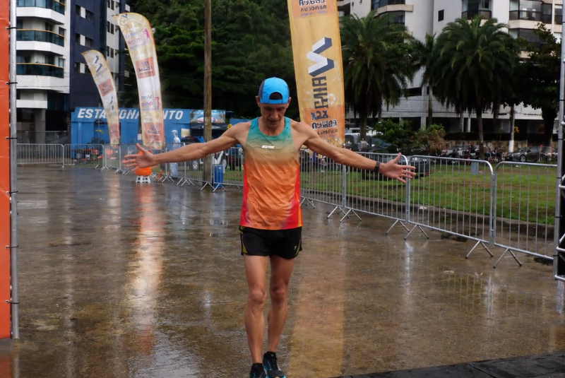 Guarujá recebeu, no último domingo, a Corrida Heróis do 21, evento que uniu esporte, homenagens e integração entre moradores e visitantes.