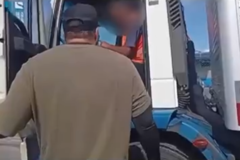 Um homem foi preso por abuso de vulnerável contra a própria filha, de 9 anos, em Santos, no litoral de São Paulo.