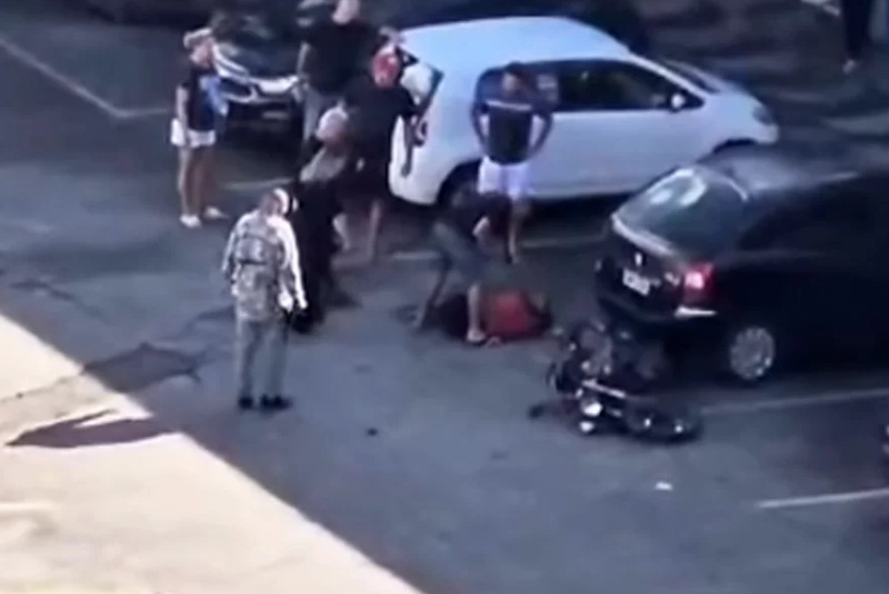 Um homem foi detido na manhã desta quinta-feira (4) em Praia Grande, litoral de São Paulo, após uma tentativa de roubo dentro de um...