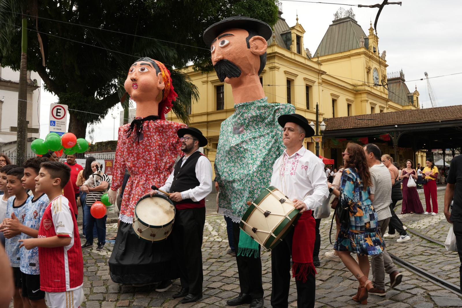 Santos recebe 17ª Festa de Portugal com música, gastronomia e artesanato