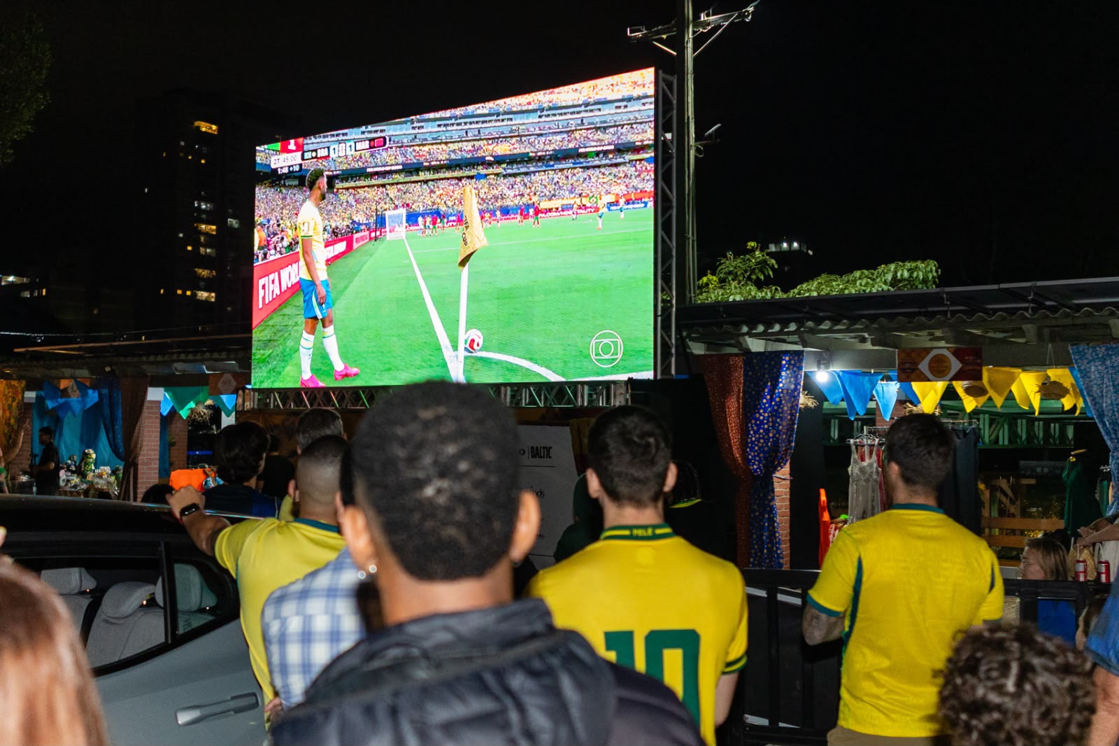 Arraiá dos Ingleses entra na segunda semana com transmissão da Copa, samba e rock em Santos