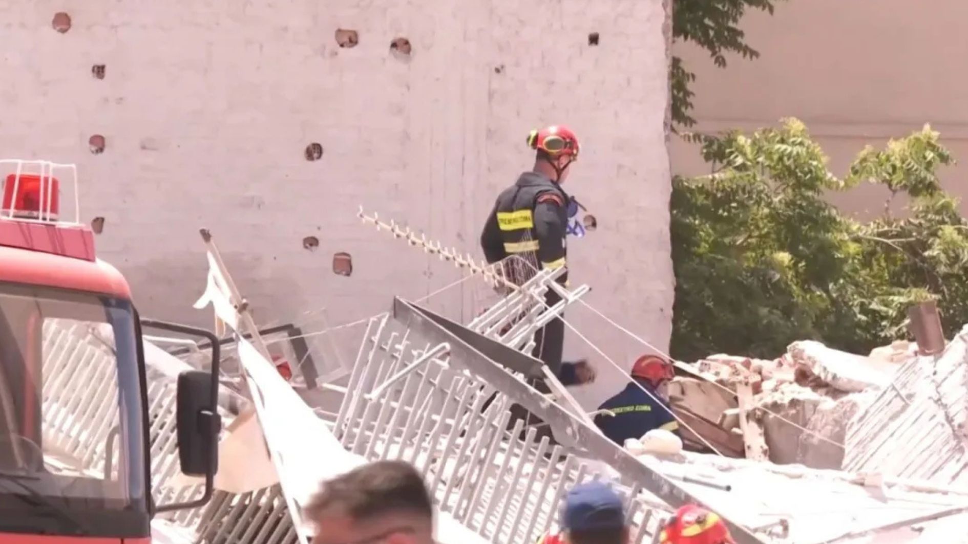 desabamento de prédio em Atenas