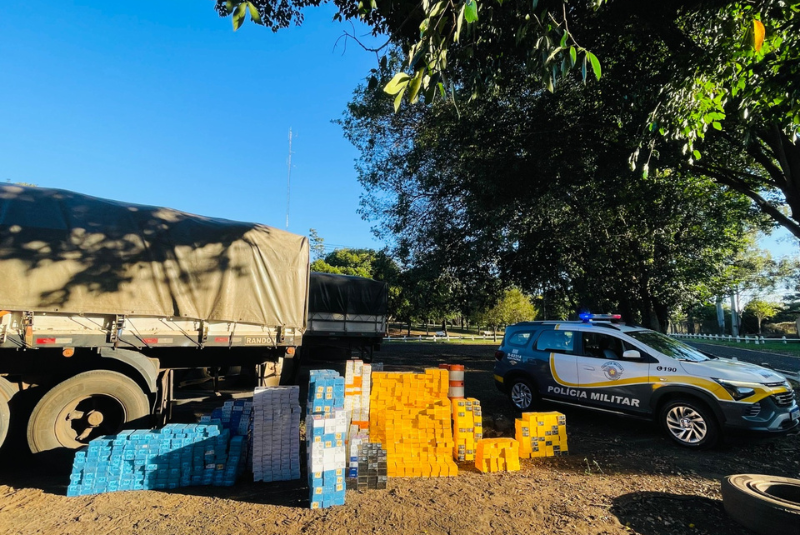 Carga milionária de medicamentos e celulares é encontrada em fundos falsos de caminhões na Raposo Tavares