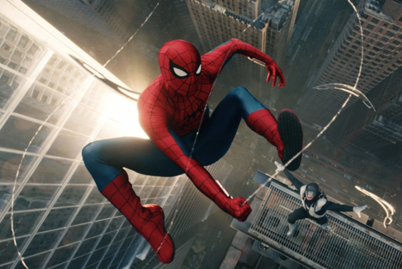 Homem-Aranha faz descida de rapel no Brisamar Shopping em evento gratuito neste domingo