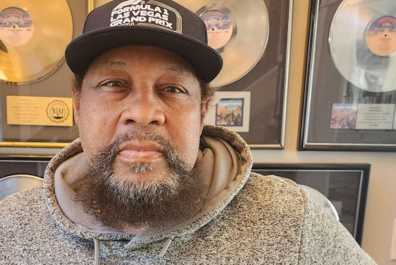 O mundo da música perdeu uma de suas vozes mais icônicas e vibrantes. Victor Willis, membro fundador e vocalista original do Village...