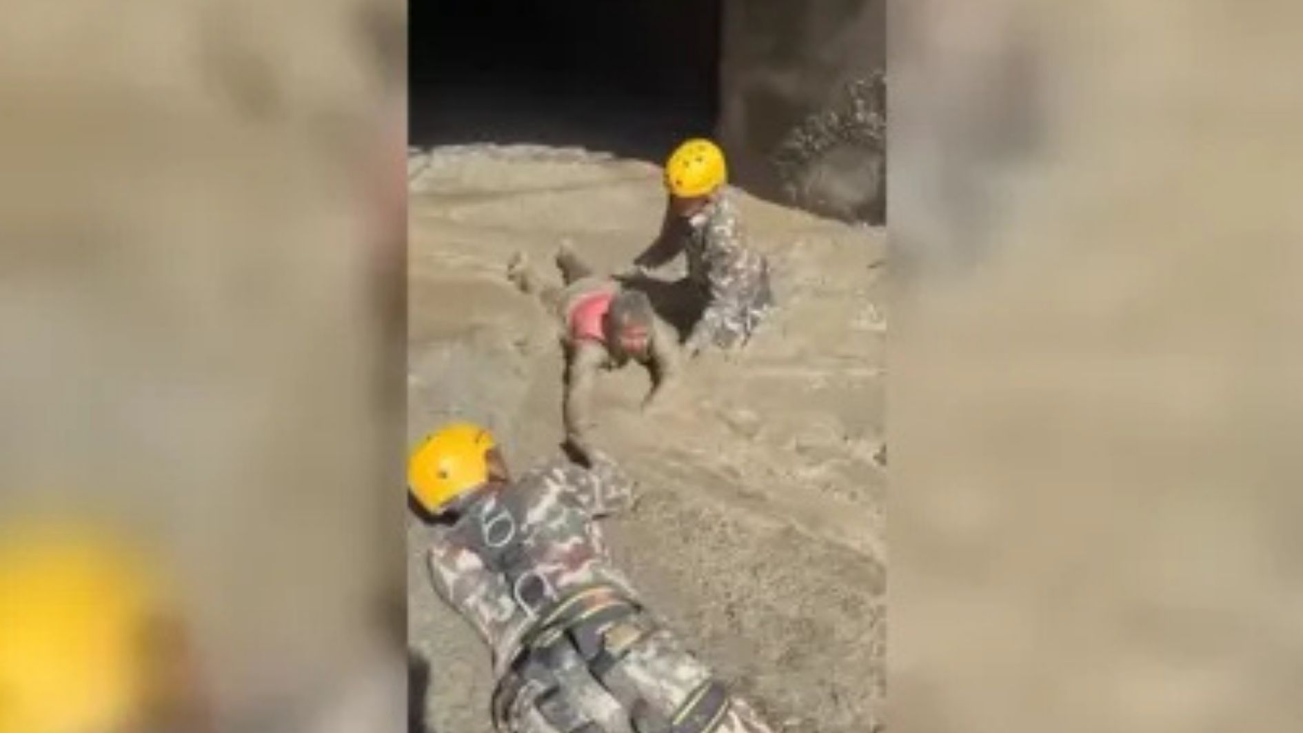 trabalhadores presos em túneis no Nepal