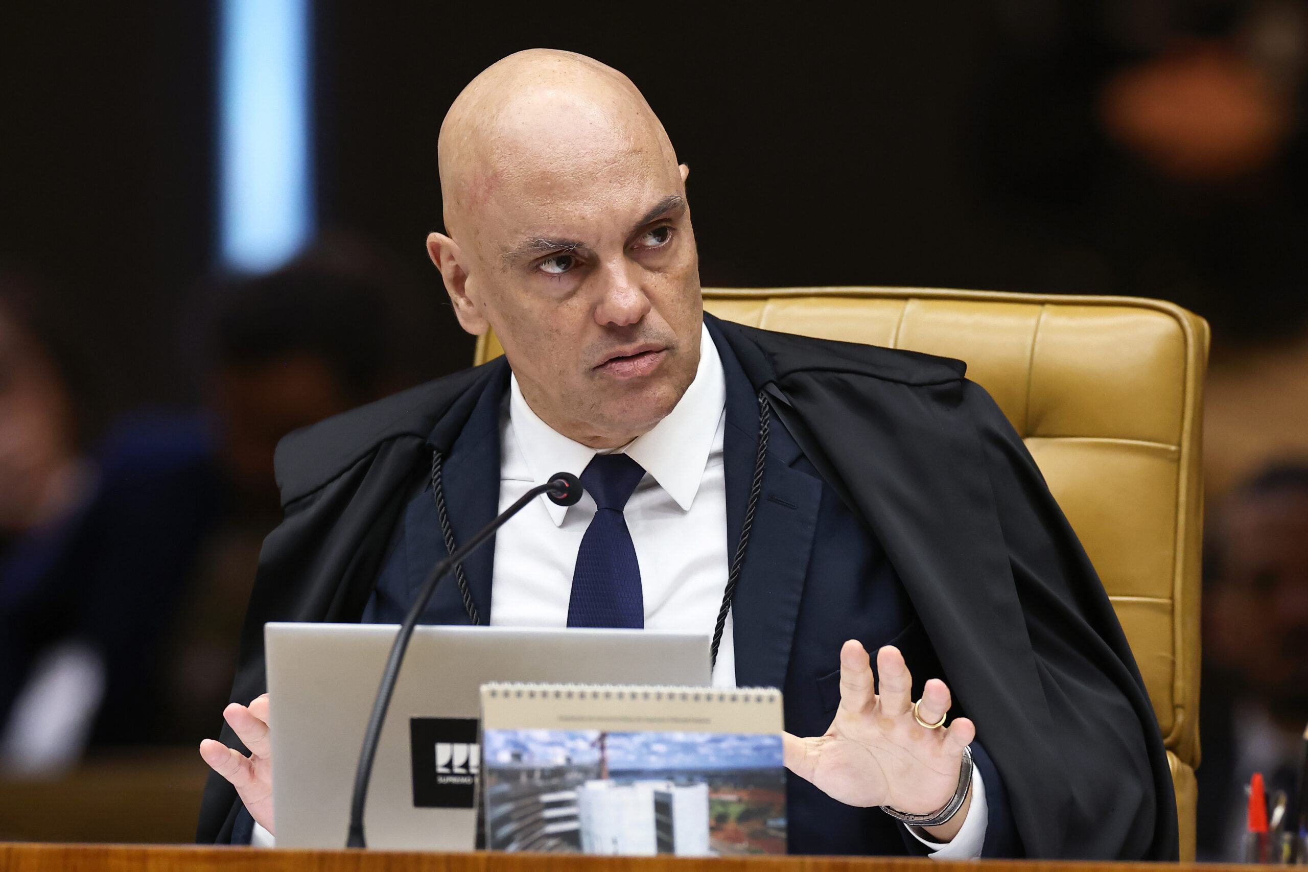 Sessão plenária extraordinária do STF