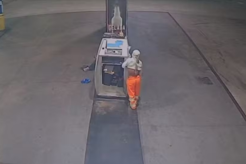Um frentista de 54 anos morreu após ser agredido durante um assalto a um posto de combustíveis em Bragança, no Pará.