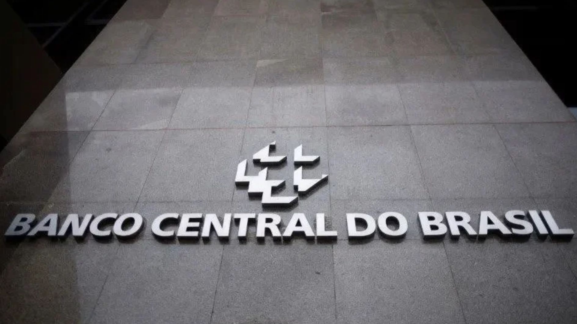 inadimplência em agosto