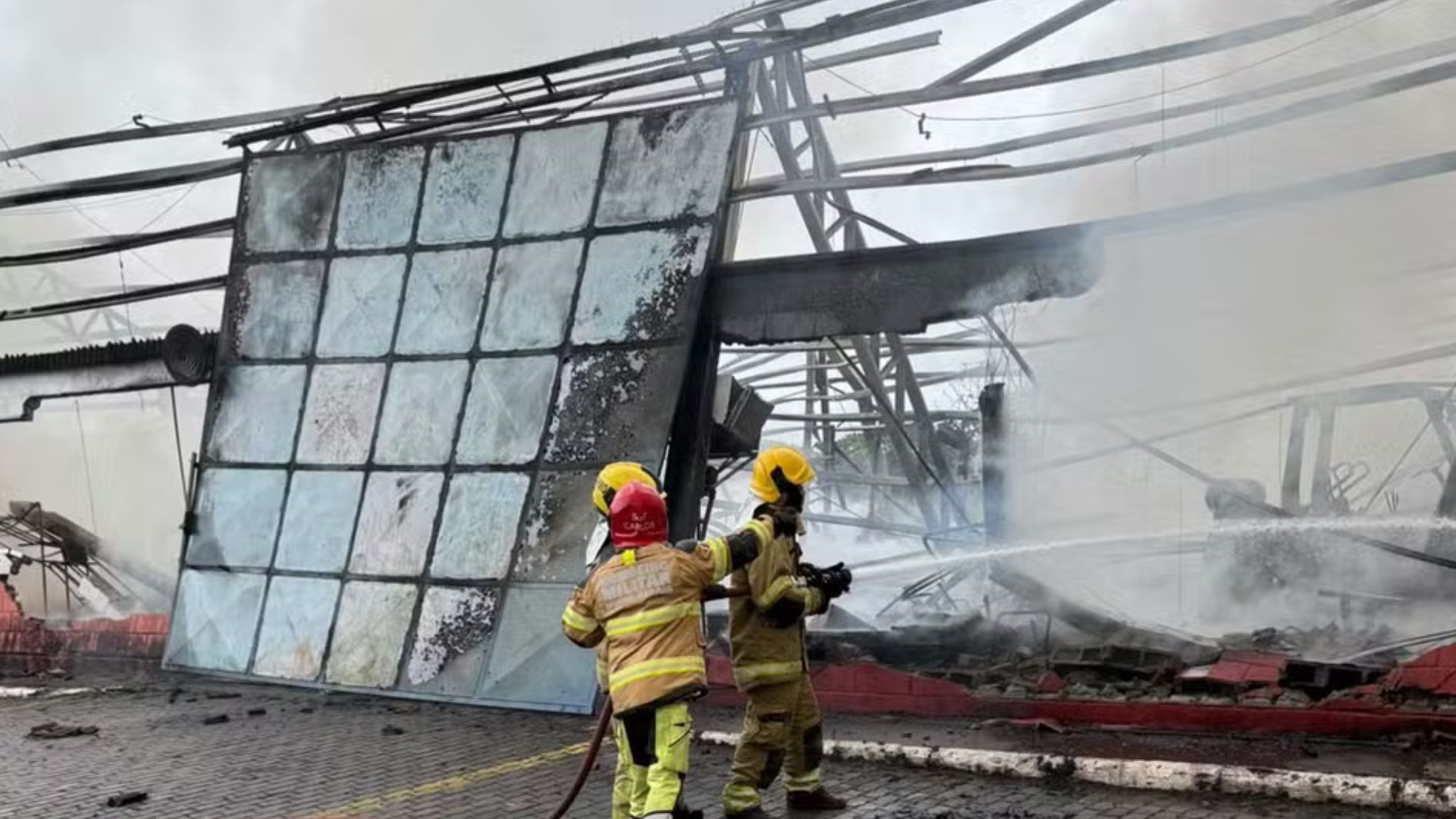 incêndio em galpão em Juiz de Fora