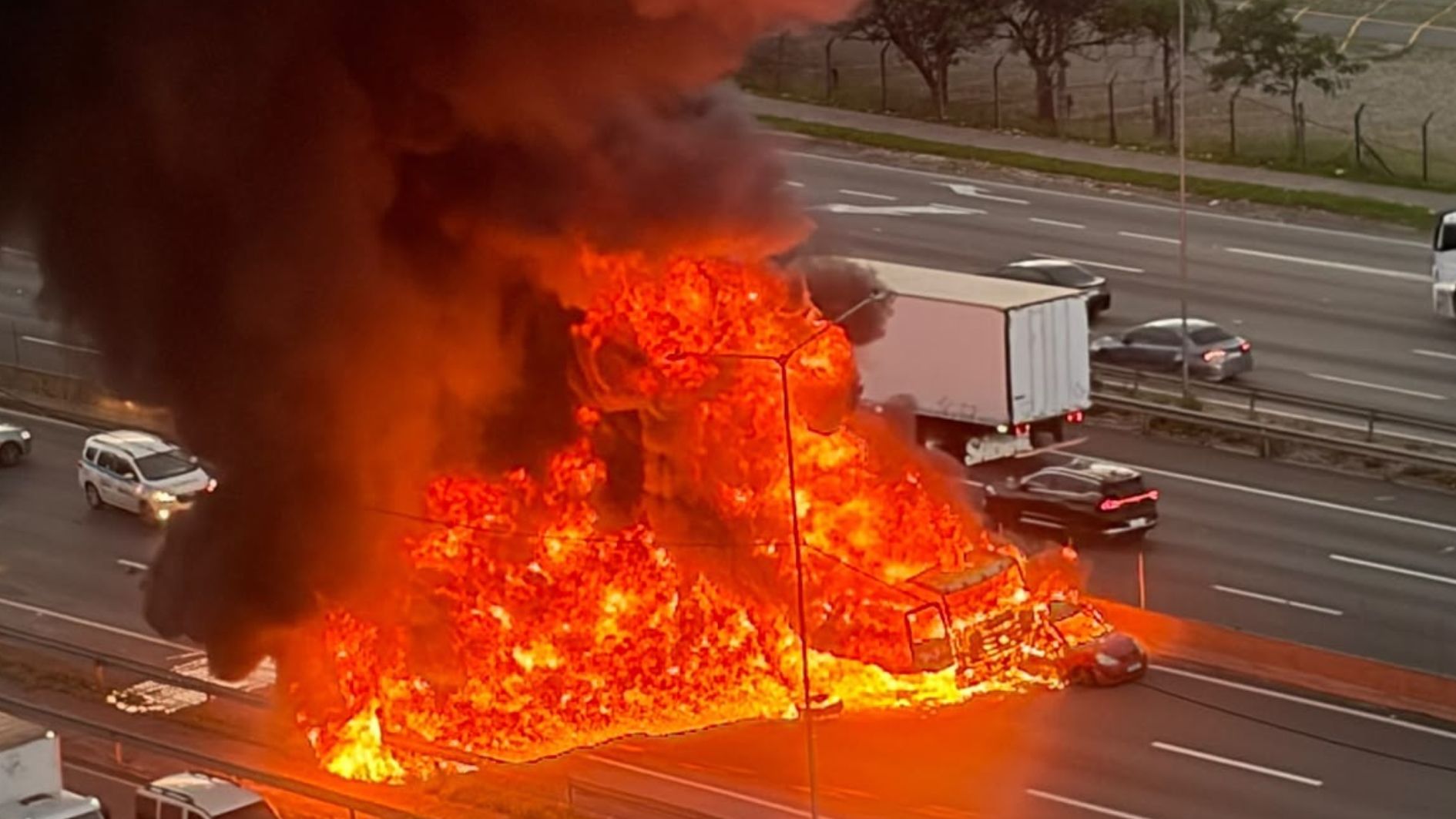 acidente na Via Dutra em Guarulhos