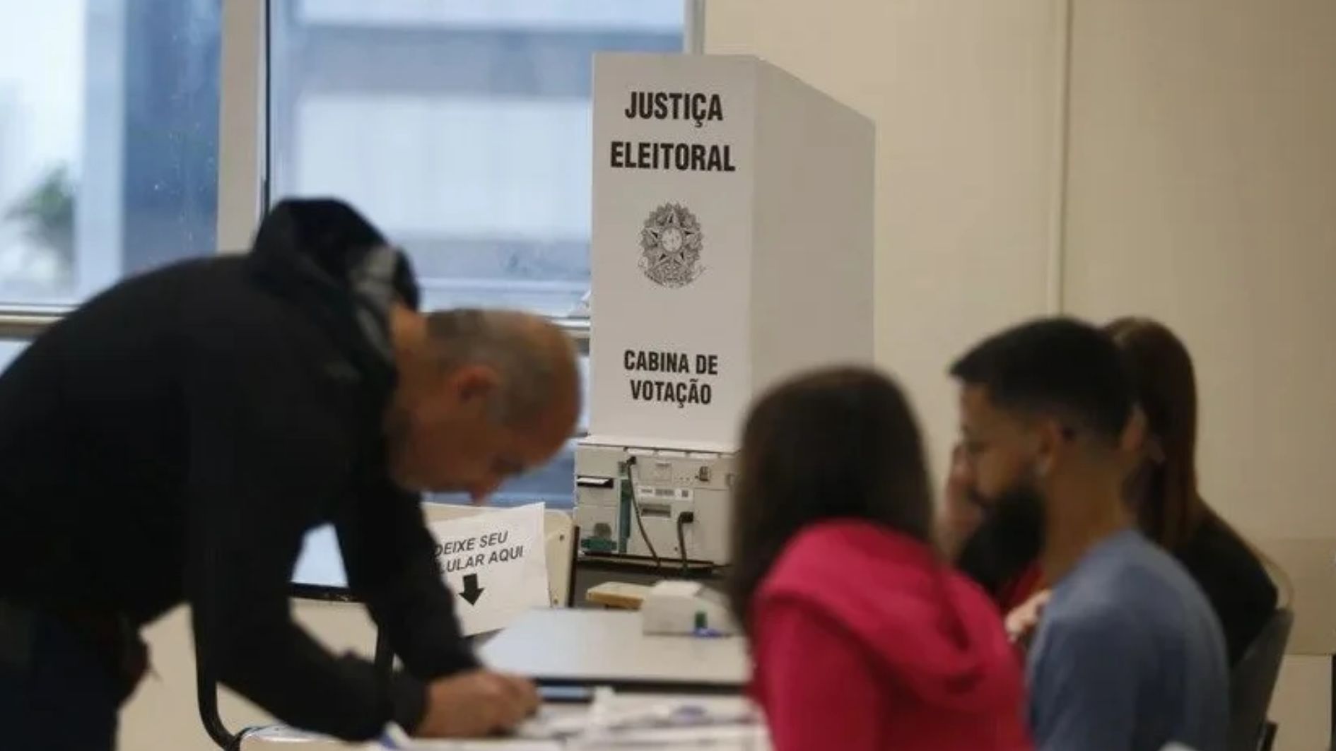 não votar nem justificar