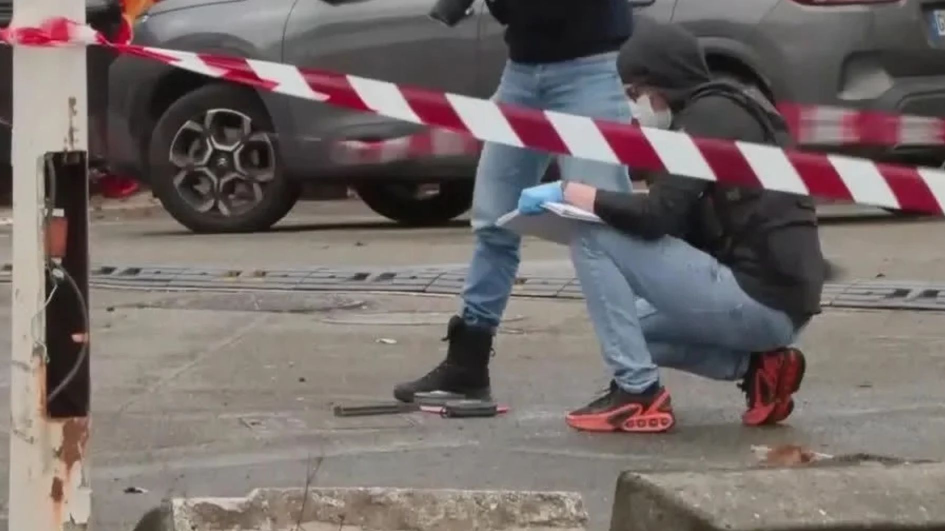 tiroteio nos arredores de Paris