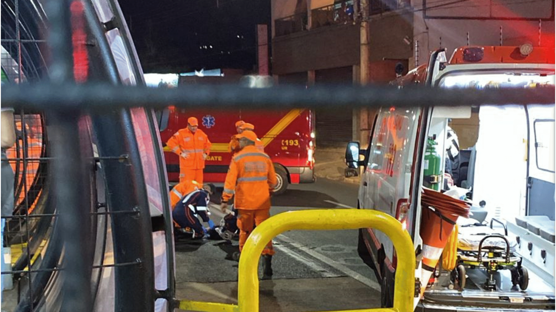 Mulher de 48 anos morre atropelada ao atravessar na faixa de pedestres na Av. Leopoldino de Oliveira, em Uberaba