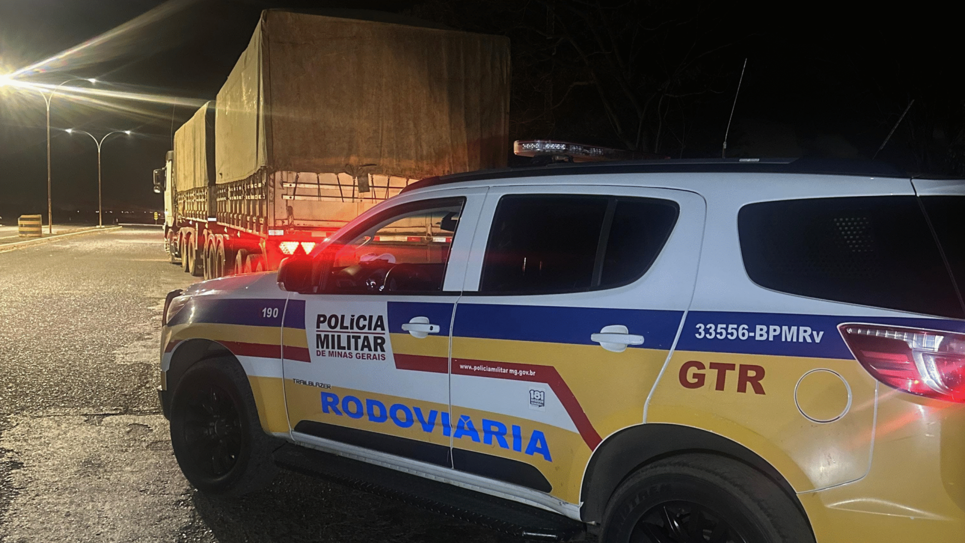 Durante operação em Araguari (MG), Polícia Militar Rodoviária apreendeu rodotrem com sinais de adulteração