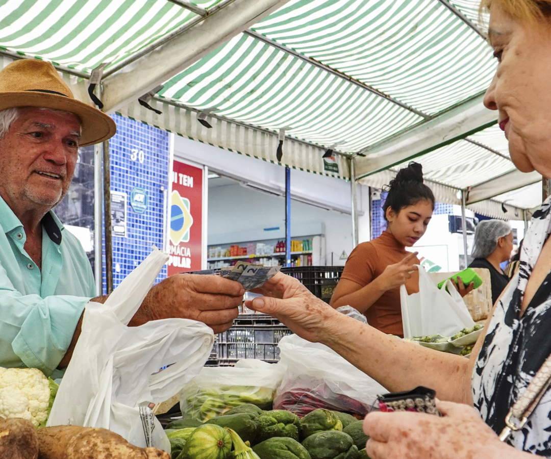 Feiras livres funcionam normalmente no feriado da padroeira (foto: Lílian Veronezi/Secom-PMU)