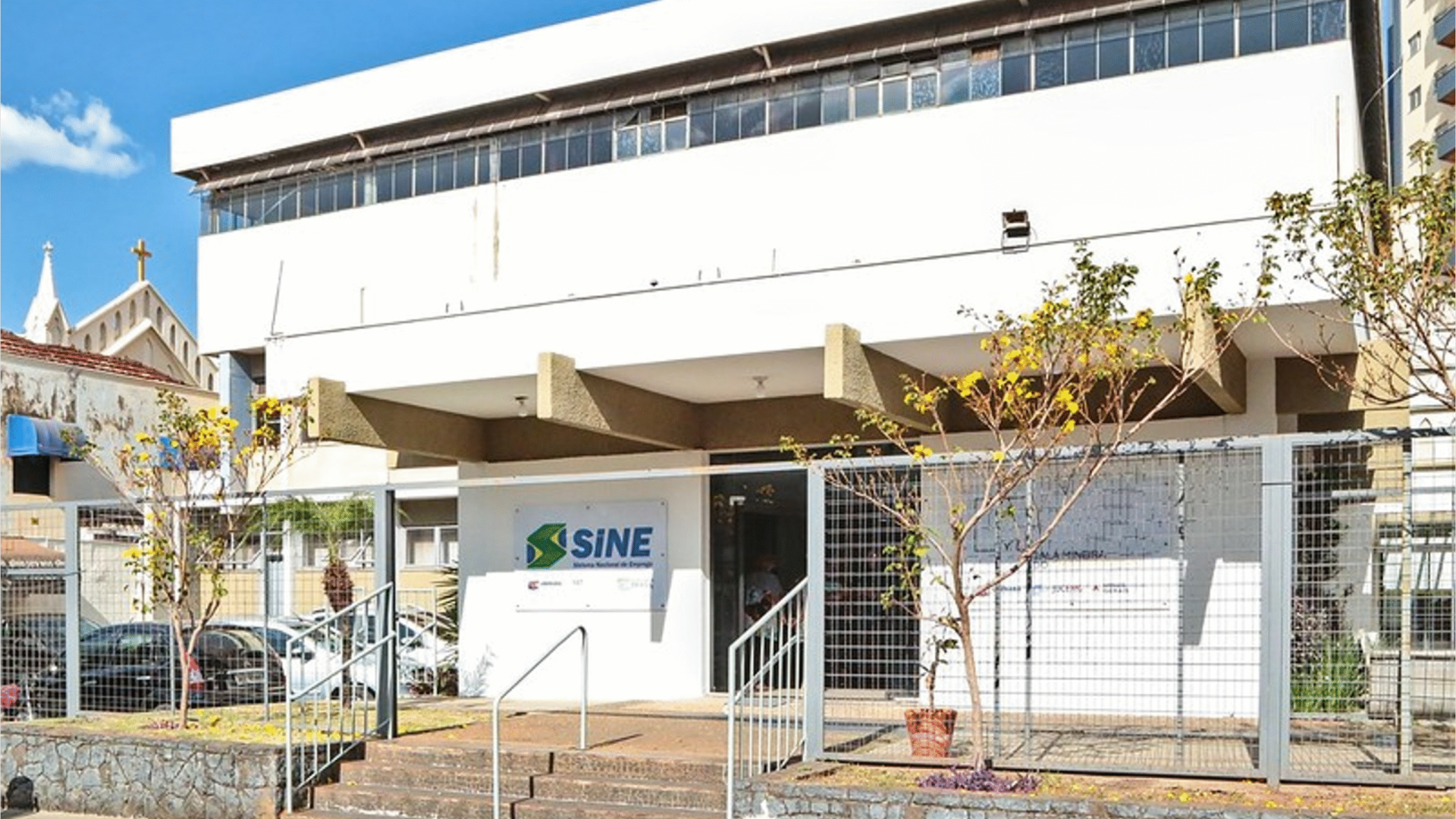 Frente do Sine de Uberaba