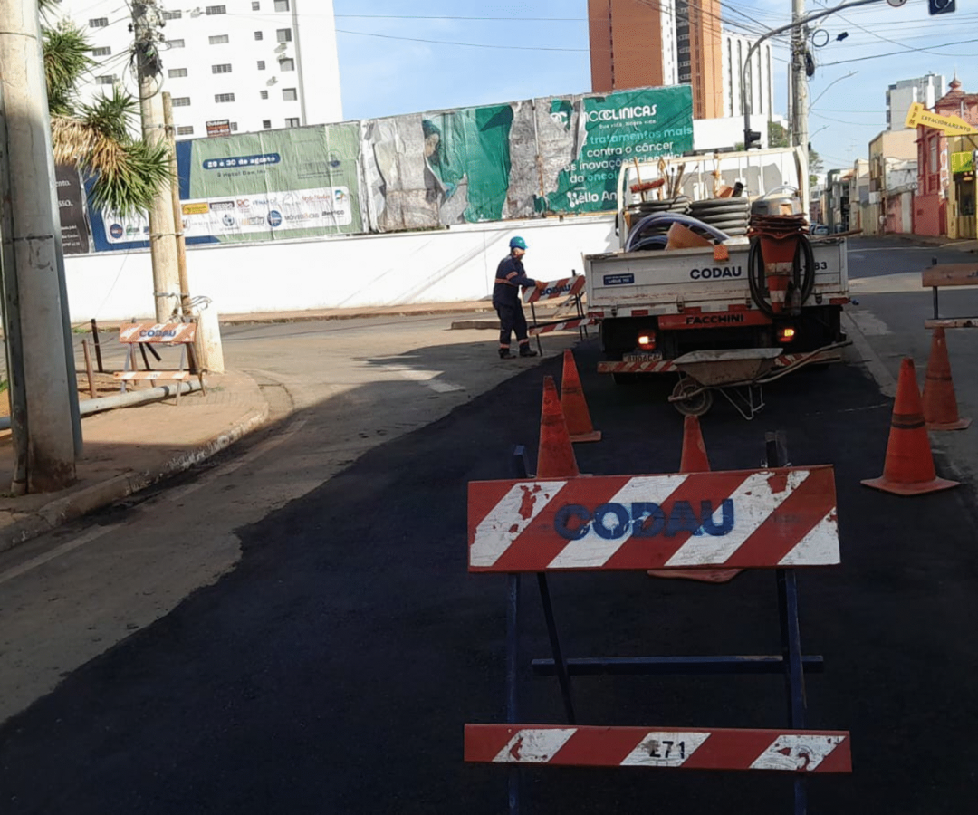 Recomposição da ilha no entroncamento da Av. Fidelis Reis com a R. Governador Valadares feito pela Codau (foto: divulgação/CODAU)