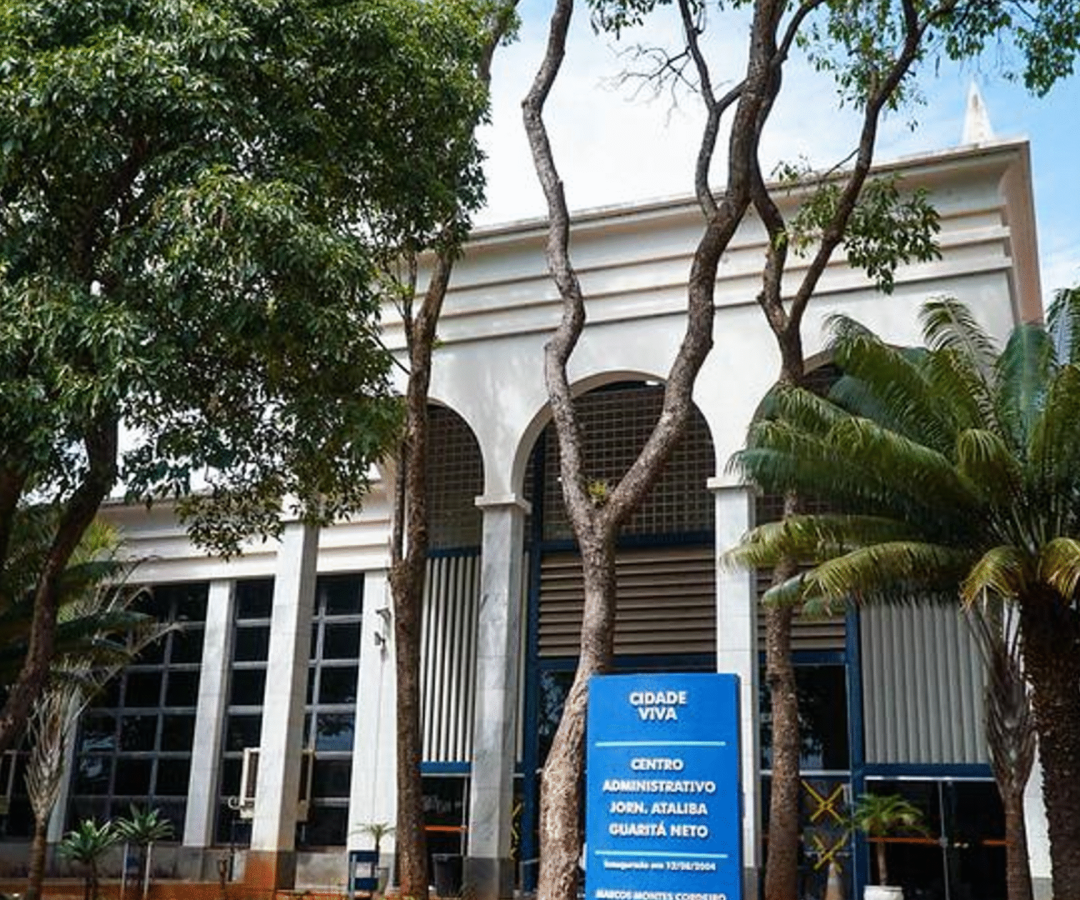 Frente da prefeitura de Uberaba (foto: divulgação)