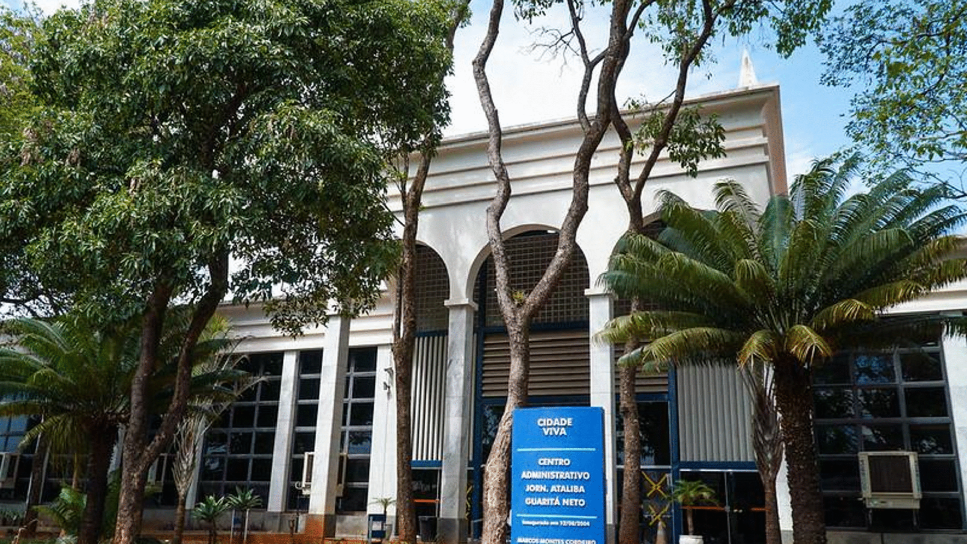 Frente da prefeitura de Uberaba (foto: divulgação)