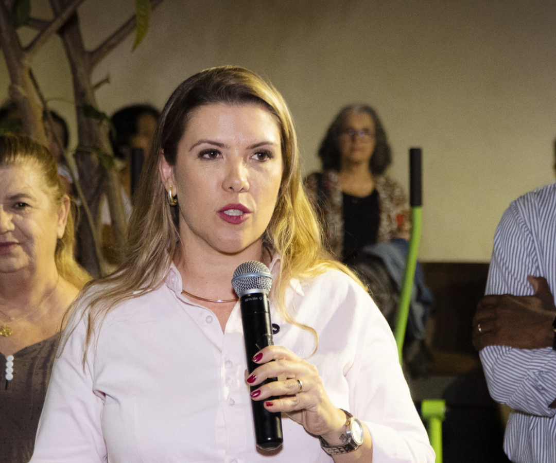 Prefeita e vice entregam praça na Vila Celeste e Vacimóvel para toda a população (Foto: Alfredo Neto/Secom-PMU)