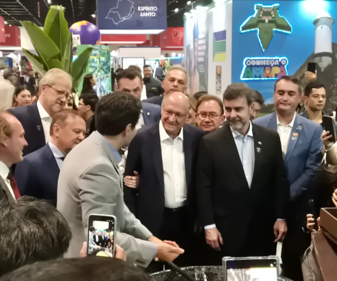 O Geoparque Uberaba está no Salão Nacional do Turismo em SP e recebeu visita do vice-presidente da República