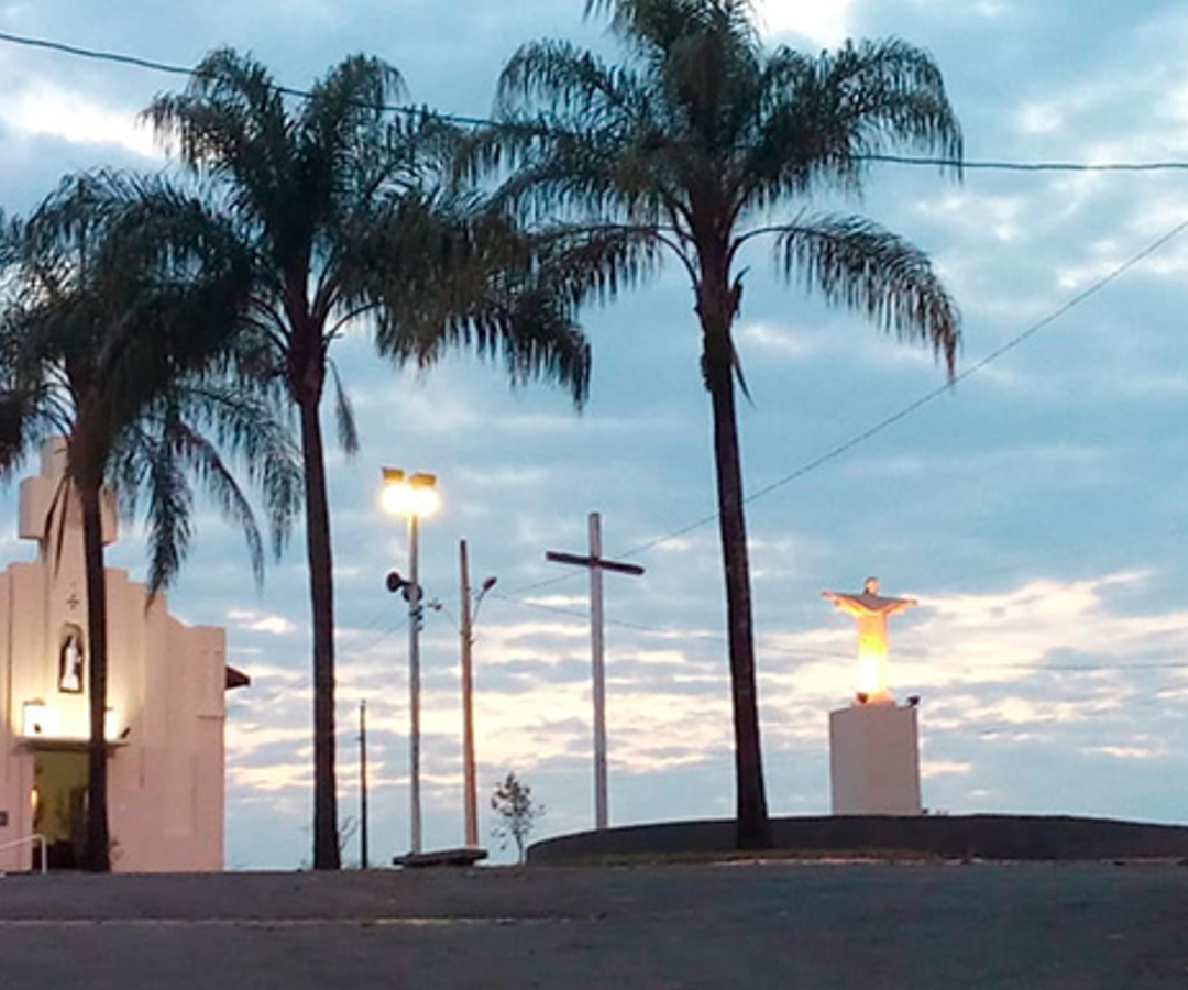 praça da igreja da comunidade rural de Santa Rosa, em Uberaba