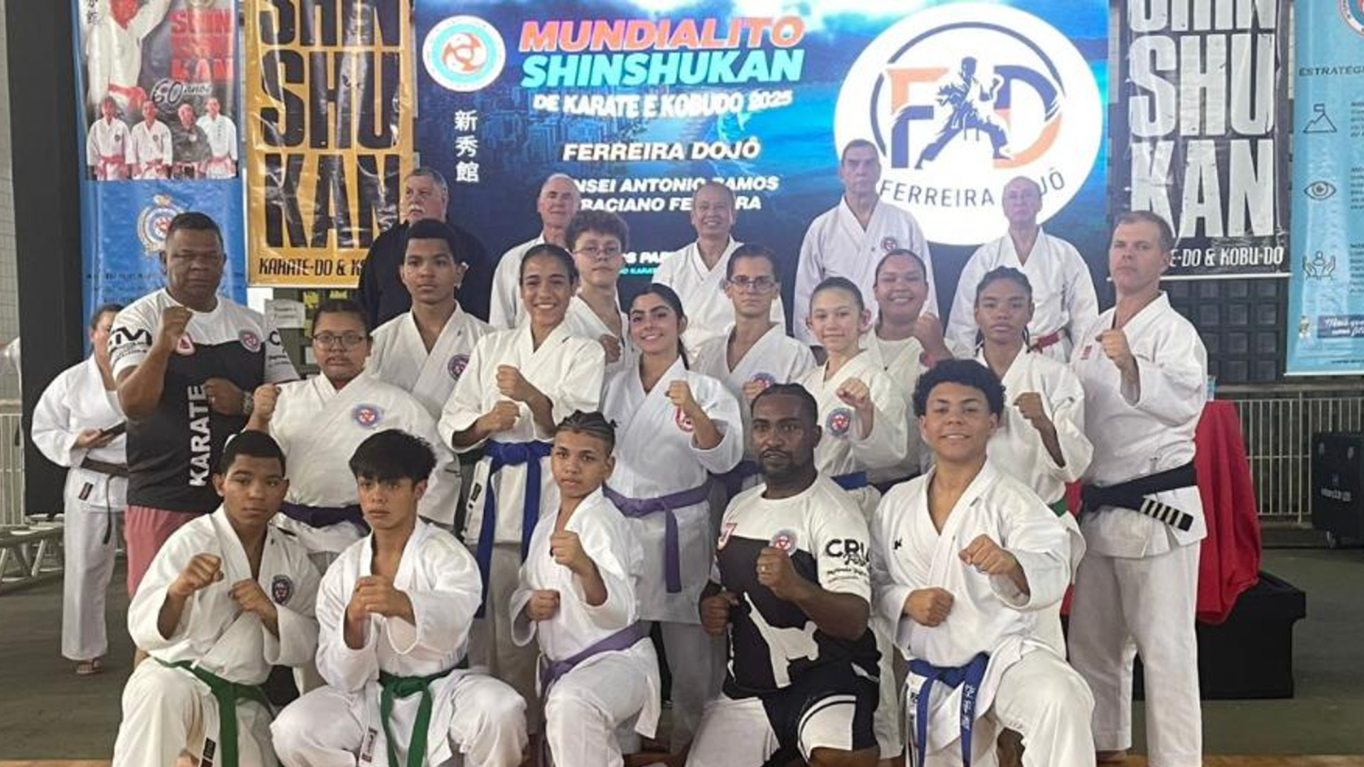 Uberaba no pódio internacional! Atletas do Dojo Tekken conquistaram 5 medalhas no Mundialito de Karatê e Kobudô em Praia Grande