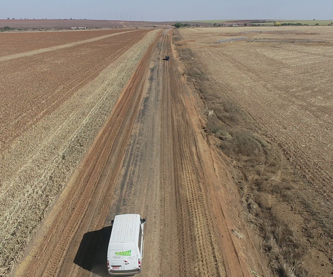 Agronegócio melhora estrada de acesso a São Basílio (foto: divulgação/PMU)
