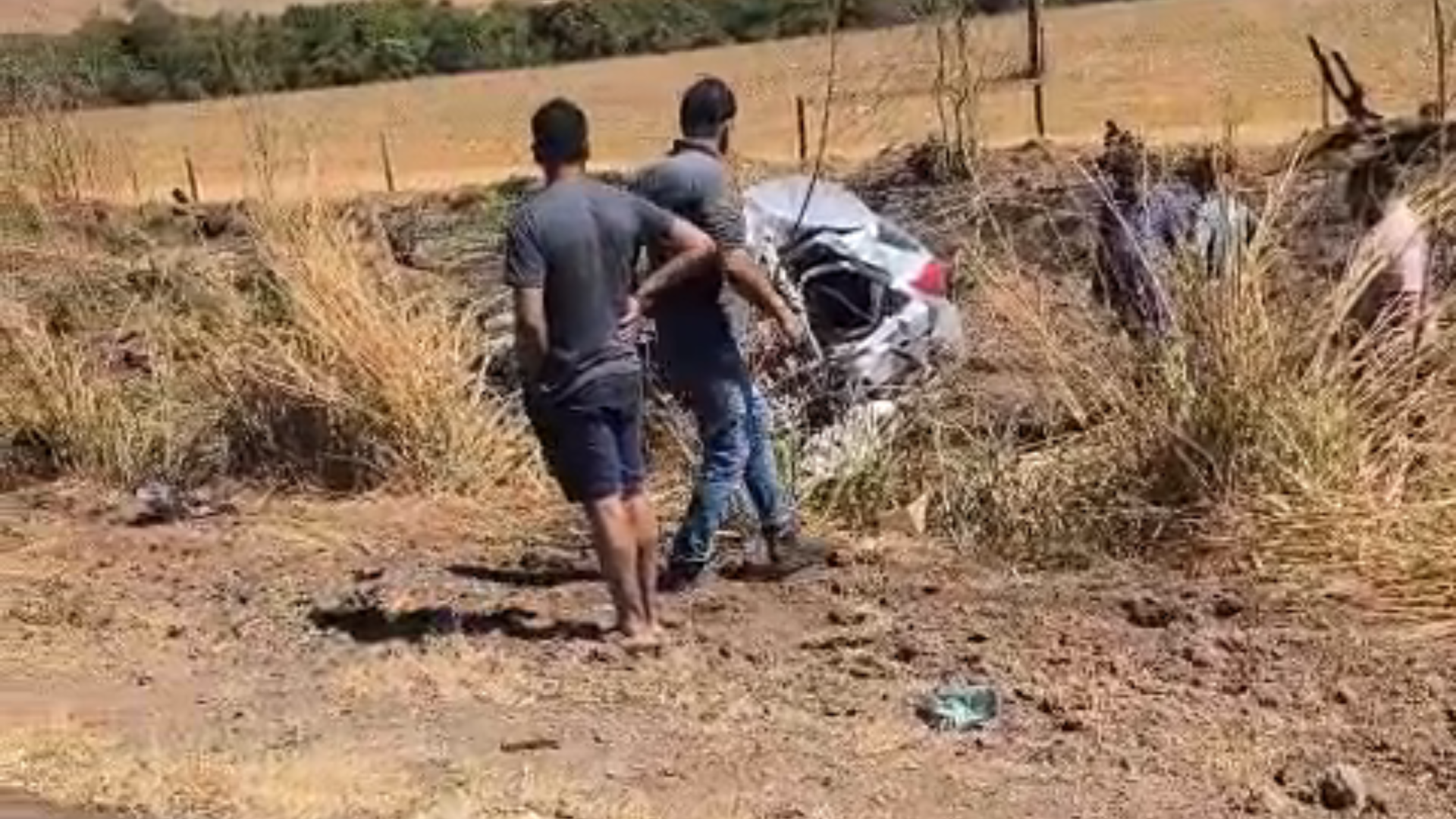 Motorista de 47 anos morre em colisão com carreta na BR-365, em Patrocínio
