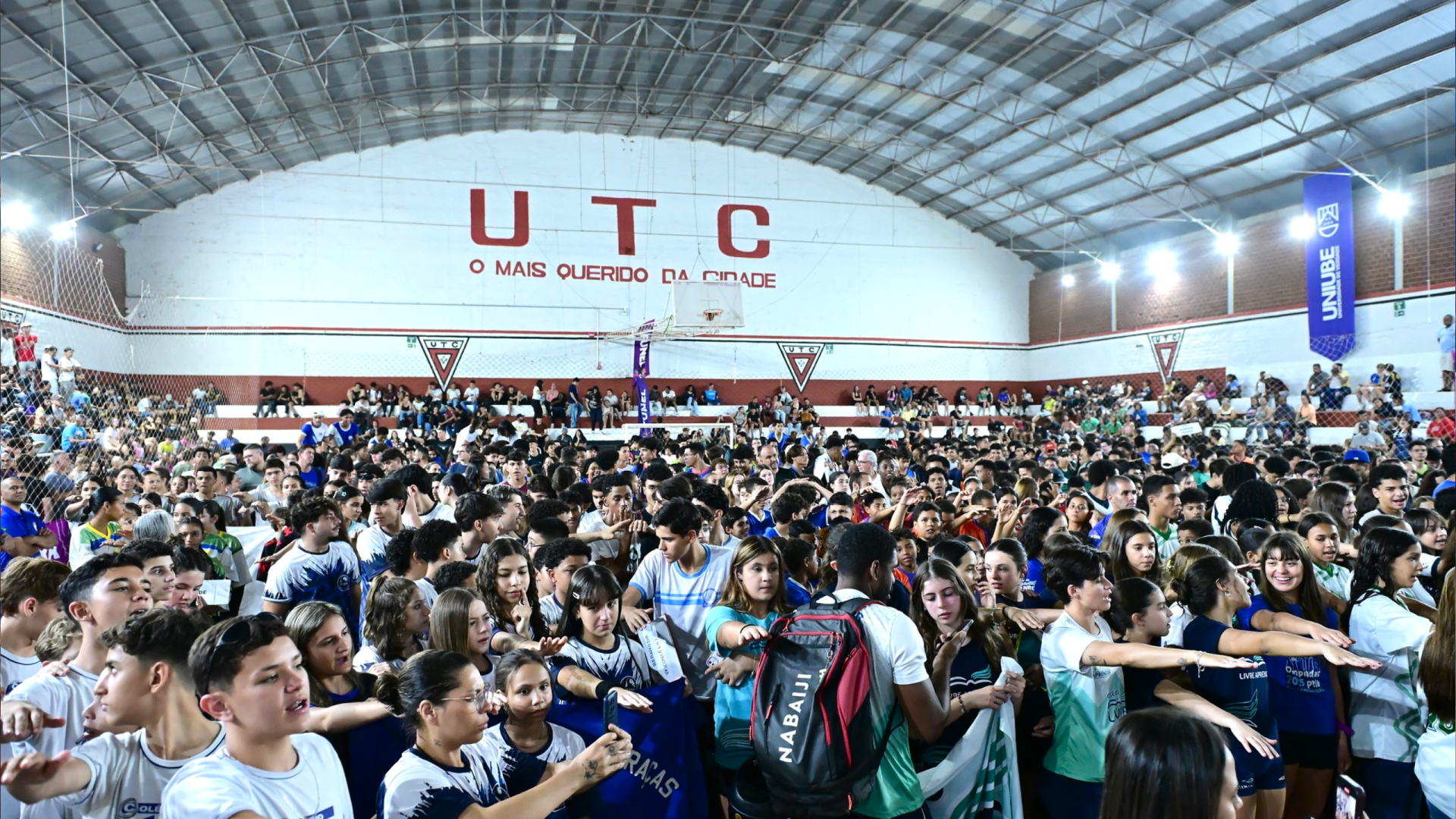 Começou o Jeura 2025! Abertura reuniu atletas, famílias e autoridades no Ginásio Sérgio Pacheco