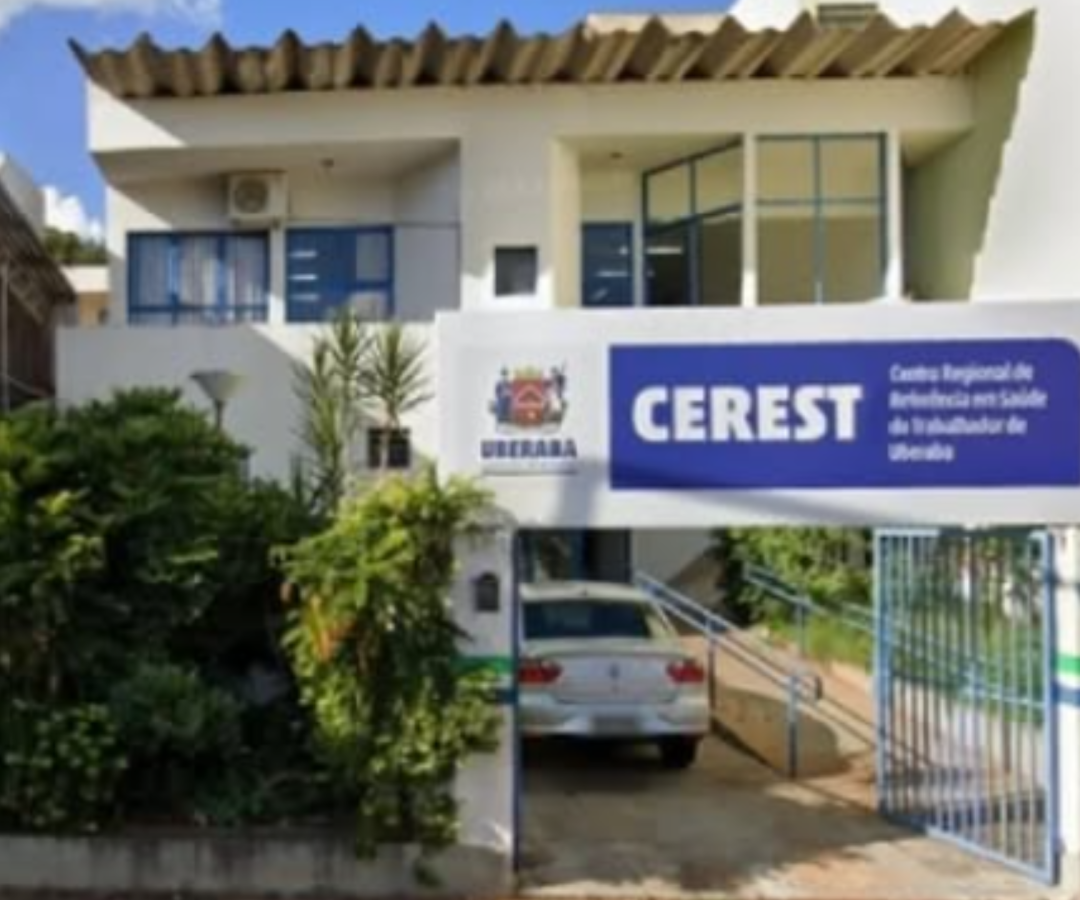 Frente do Cerest de Uberaba