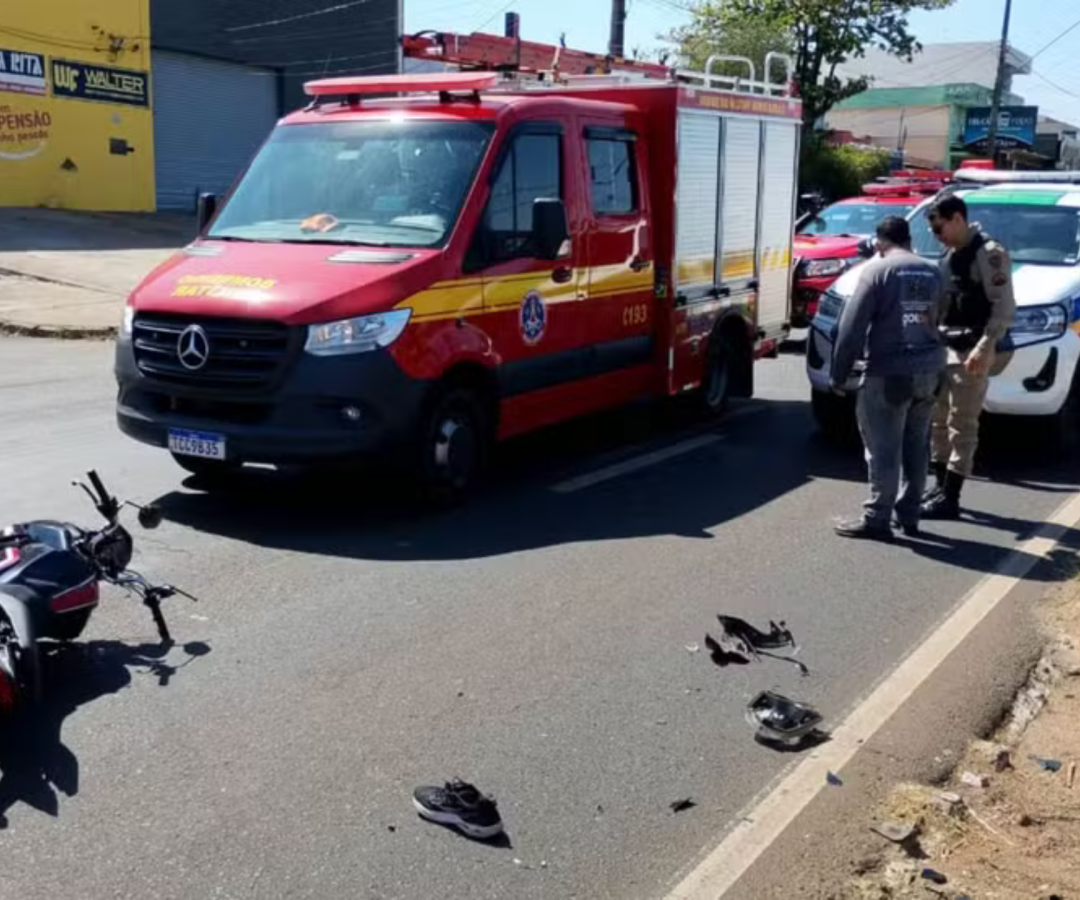 Motociclista morre após colisão com carro em avenida de Uberlândia