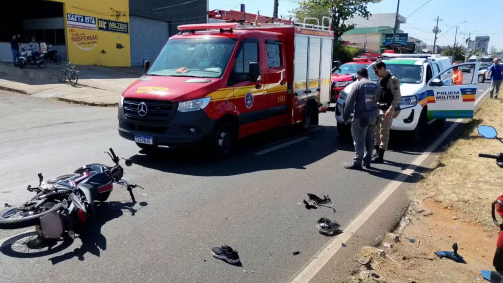 Motociclista morre após colisão com carro em avenida de Uberlândia
