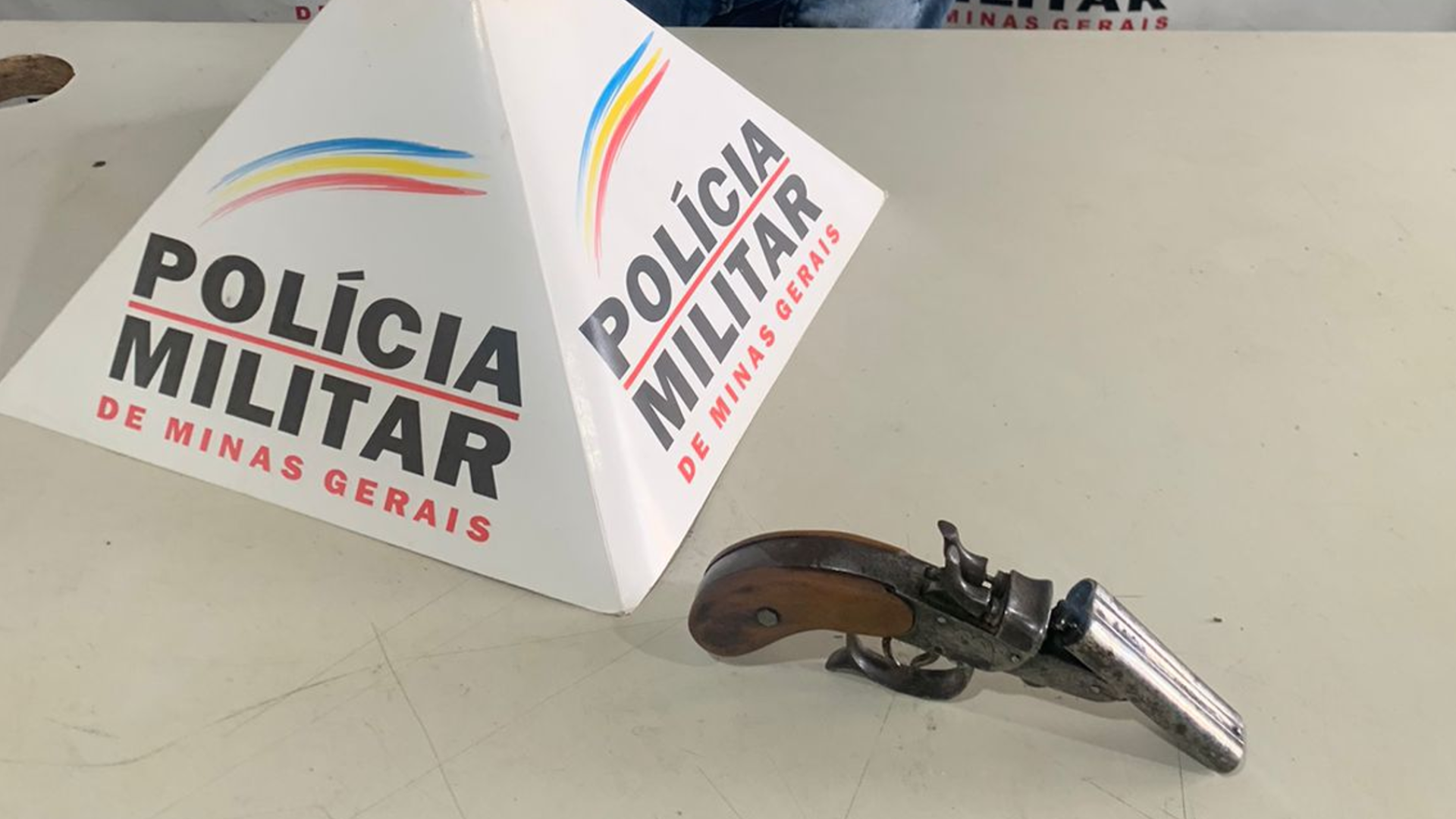 Polícia reforça fiscalização para prevenir crimes envolvendo armas na cidade (foto: divulgação/ PMMG)