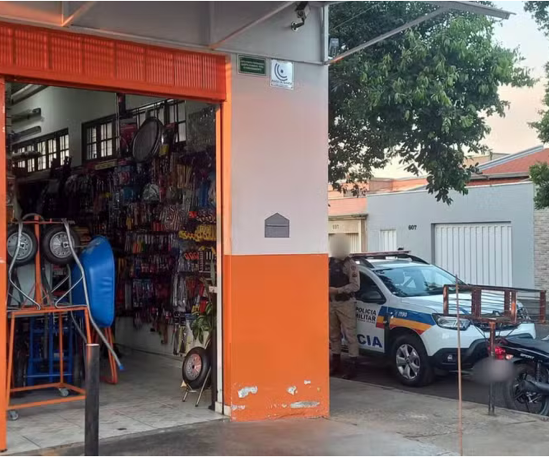 Loja de ferragens onde comerciante foi baleado e morto durante assalto (foto: divulgação/ Valéria Almeida)