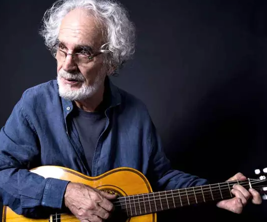 Conhecido pelas letras que evocam a vida rural e o folk, Renato assinou clássicos como "Romaria" e "Tocando em Frente". (foto: divulgação/ Luiz Tripolli)