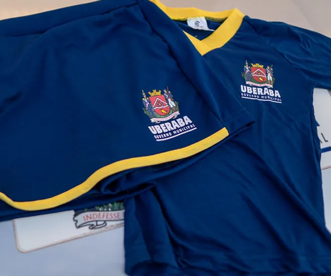 Uniforme escolar da rede pública de Uberaba (foto: divulgação/ Secom/PMU)
