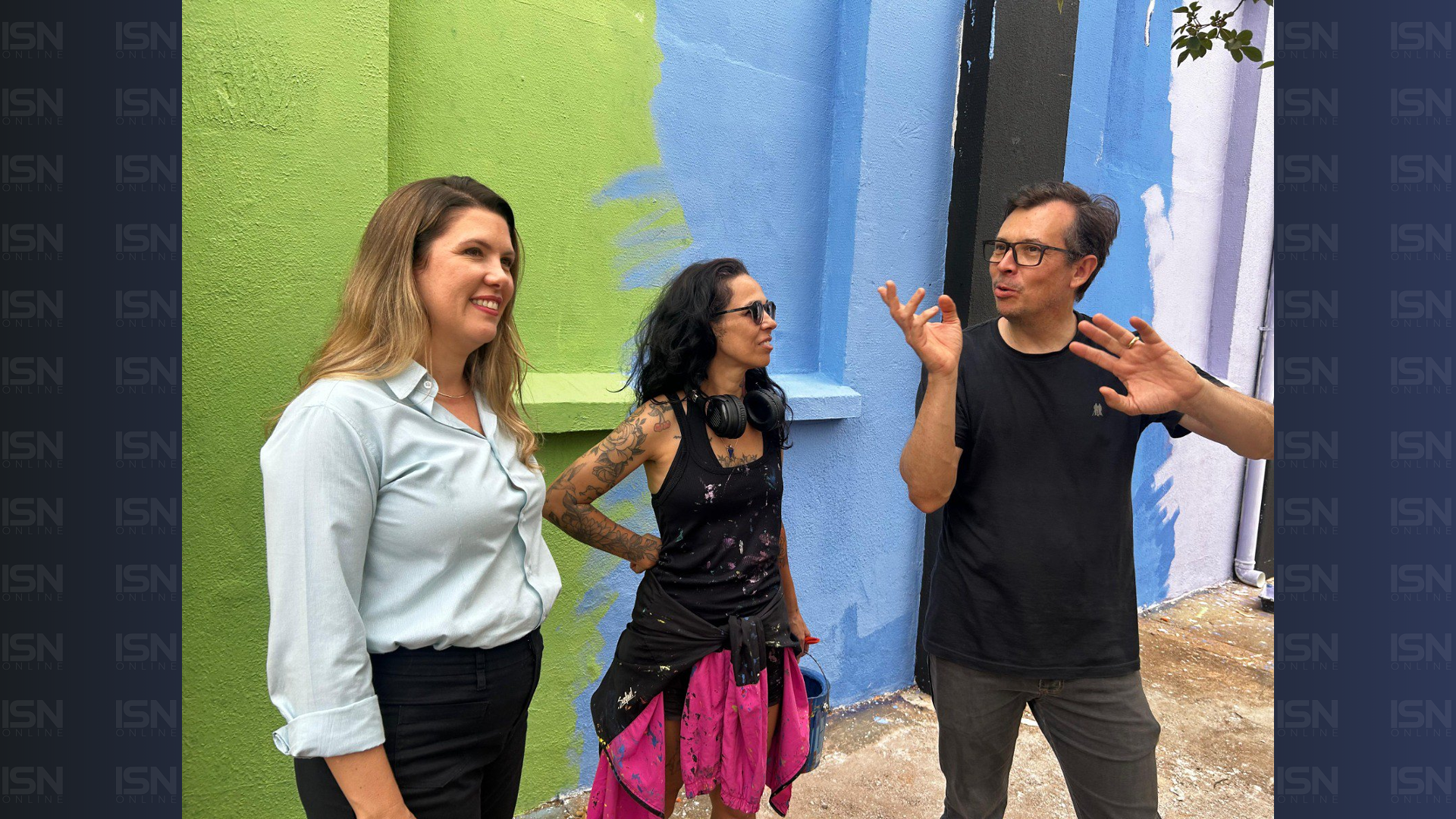 Em obras, TEU recebe a prefeita que anuncia reabertura do teatro (foto: divulgação/ Secom/ PMU)