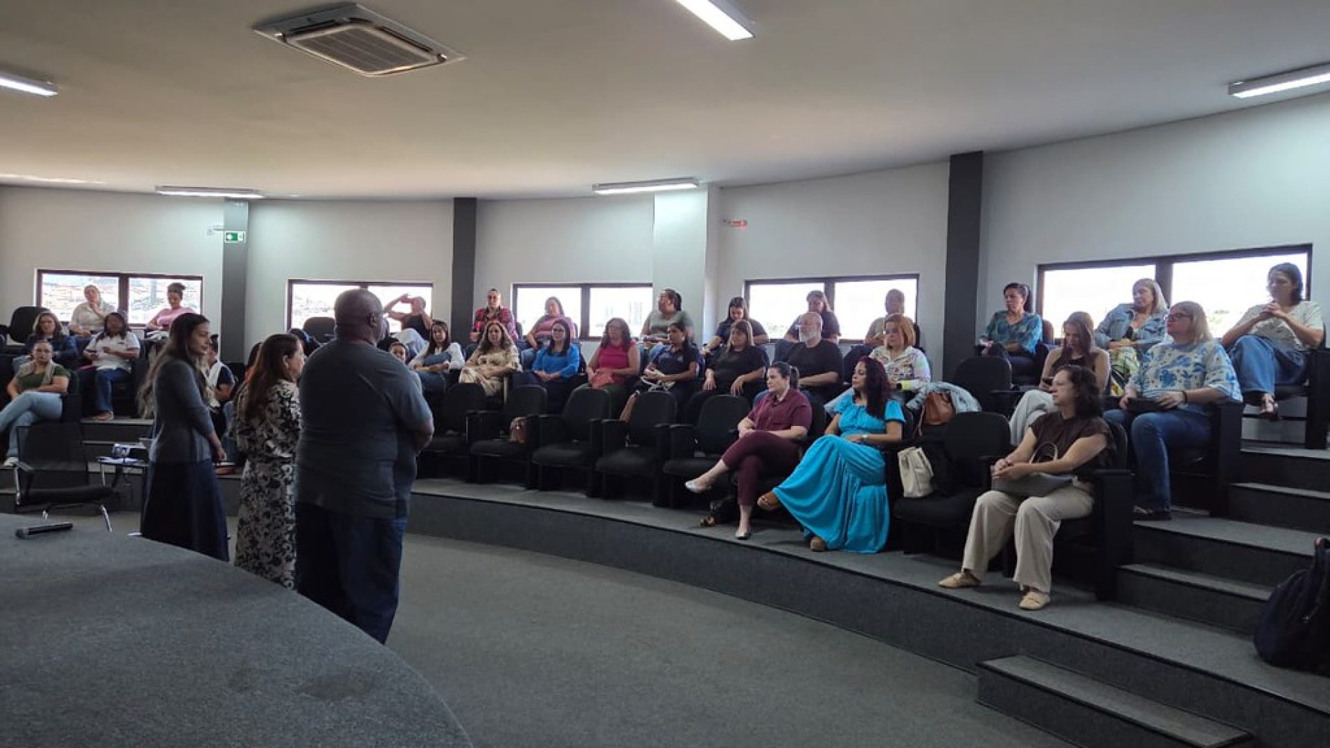 Uberaba compartilha sua experiência pioneira no Plano Municipal da Primeira Infância durante evento em Araxá