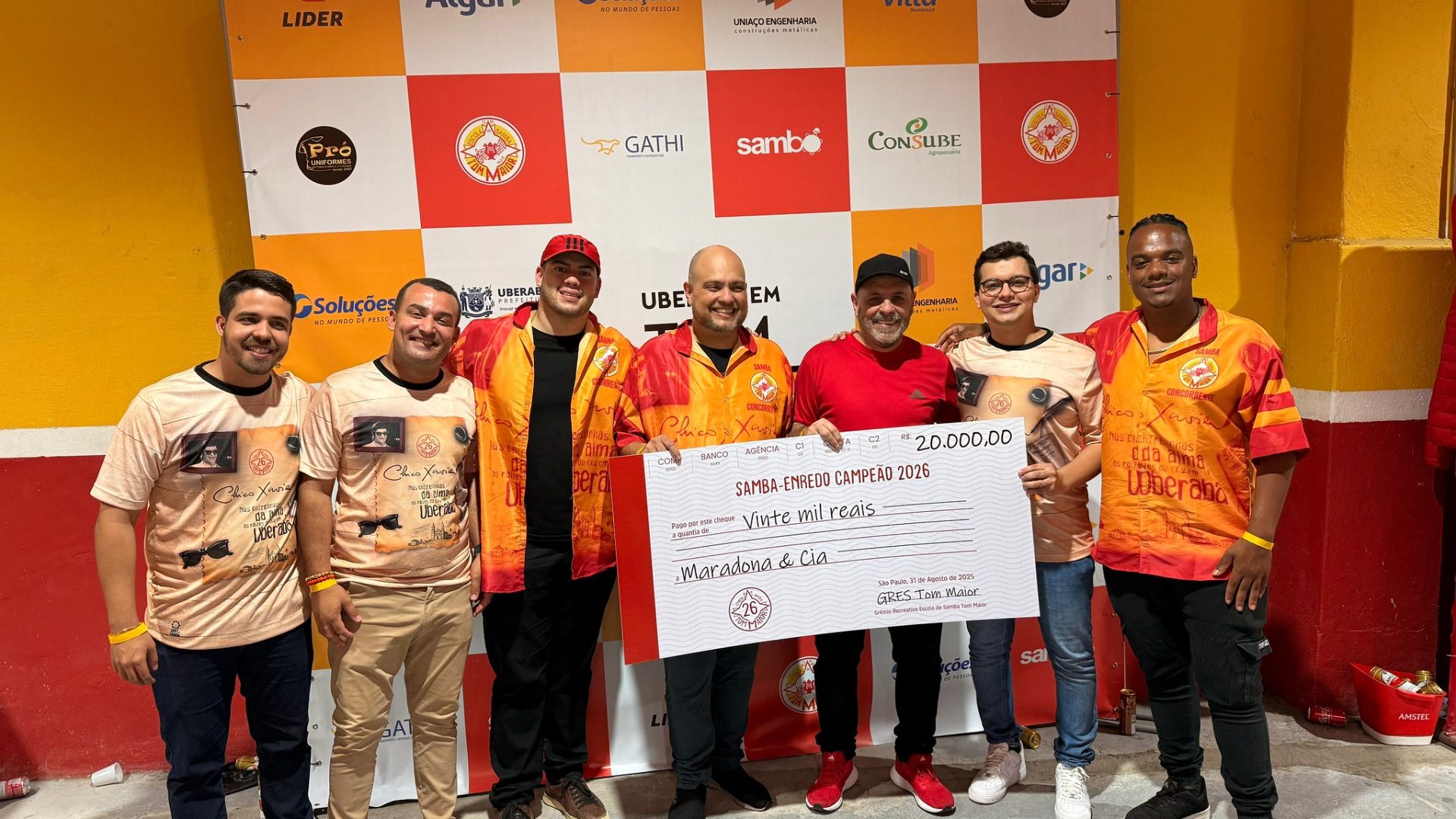 Primeiro ensaio da Tom Maior celebra samba-enredo em homenagem a Chico Xavier e à cidade