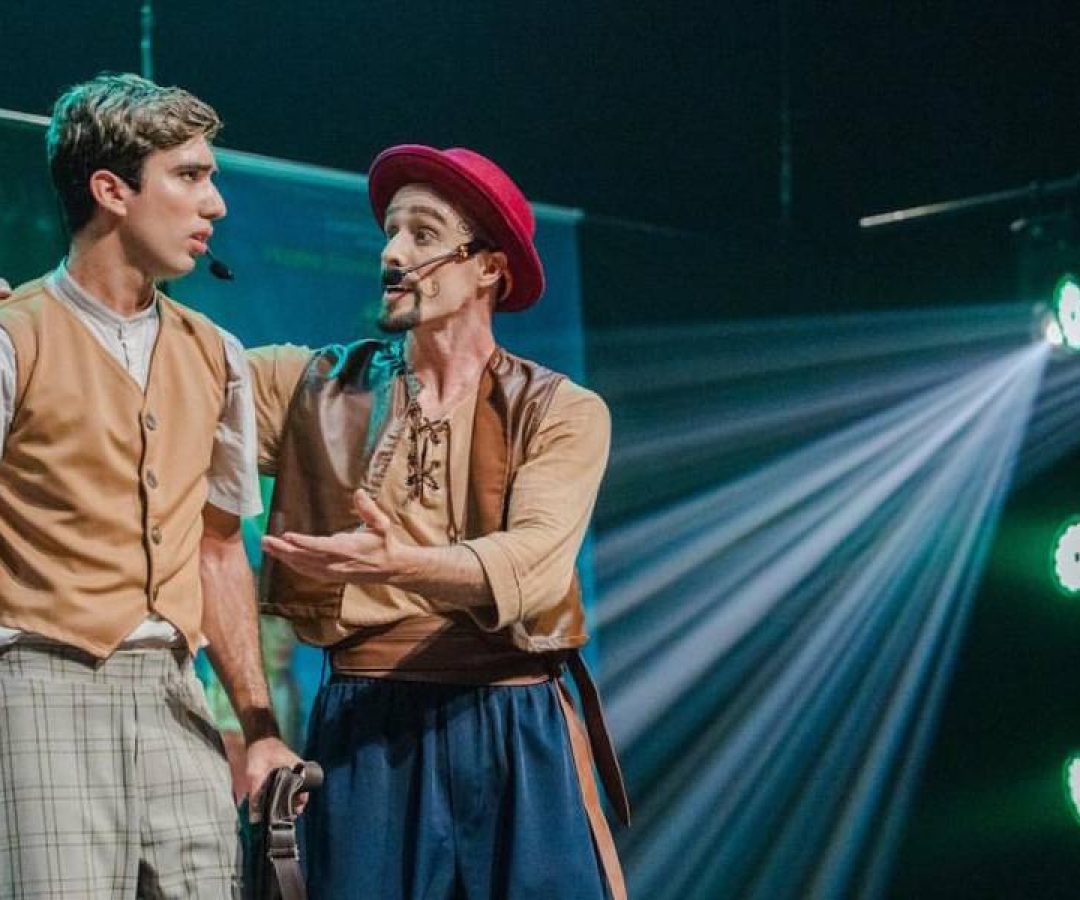 O Teatro Procópio Ferreira, em Guarujá, recebe nesta quarta-feira (12) o espetáculo “O Oráculo do Tempo”, da Cia D'Artes...