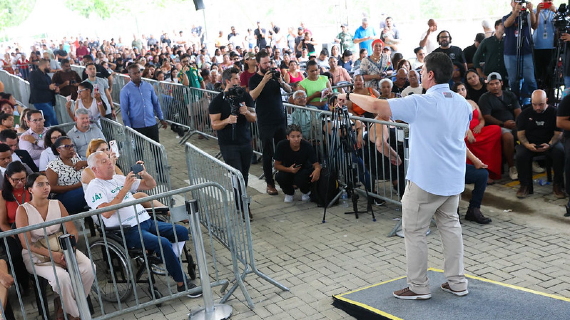 Governo de SP Entrega 1.075 Moradias e Investe R$ 8 Milhões na Saúde de Cubatão