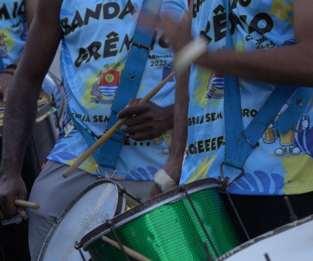 O Carnaval 2026 segue com tudo em Guarujá! Os tradicionais Desfiles de Blocos e Bandas continuam movimentando as ruas da cidade...