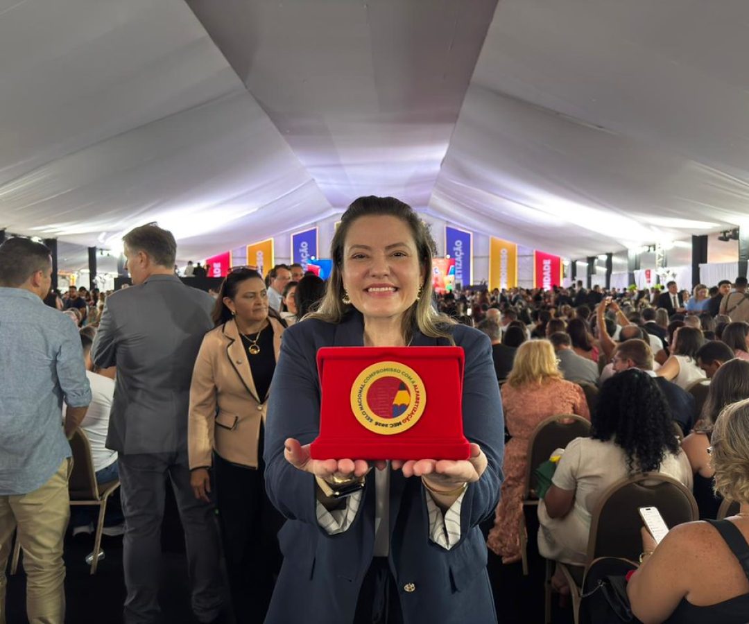 Juliana Petek, Secretária de Educação de Uberaba (Foto: Divulgação/PMU)