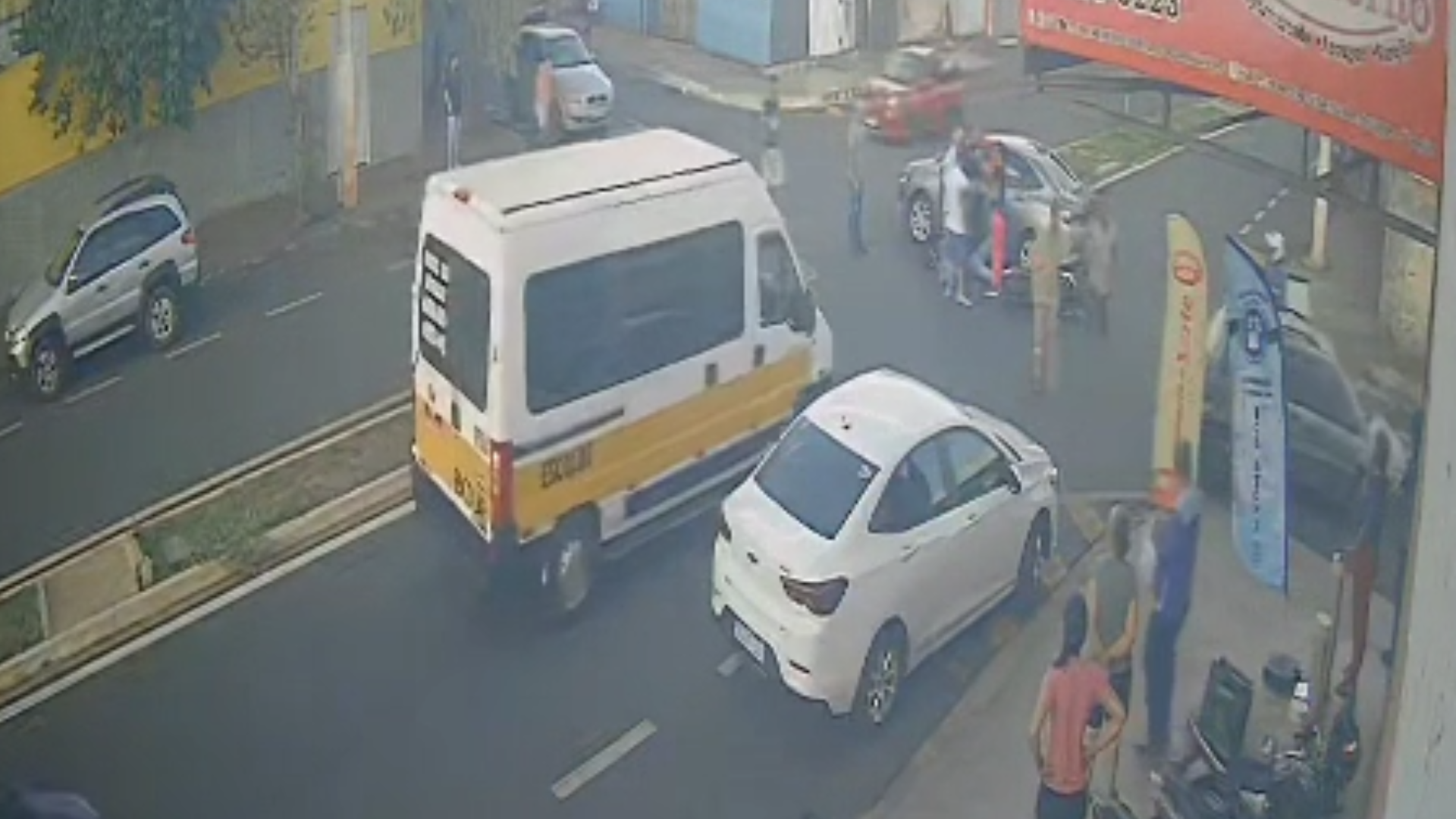 Acidente na Padre Eddie Bernardes em Uberaba