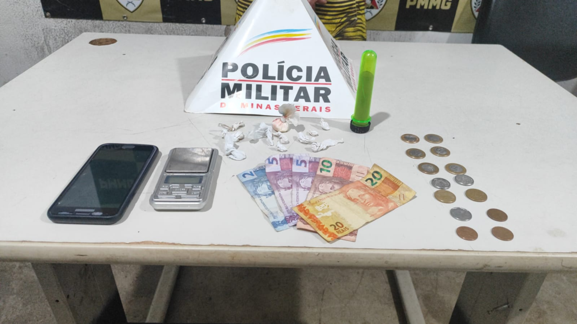 Adolescente é apreendido por tráfico de drogas