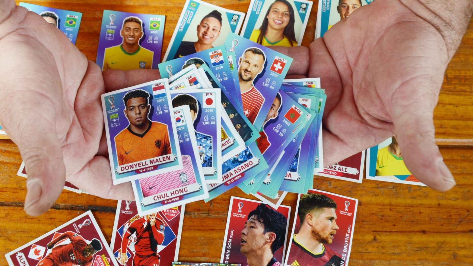 Álbum da Copa 2026 preços altos geram críticas e debate entre leitores